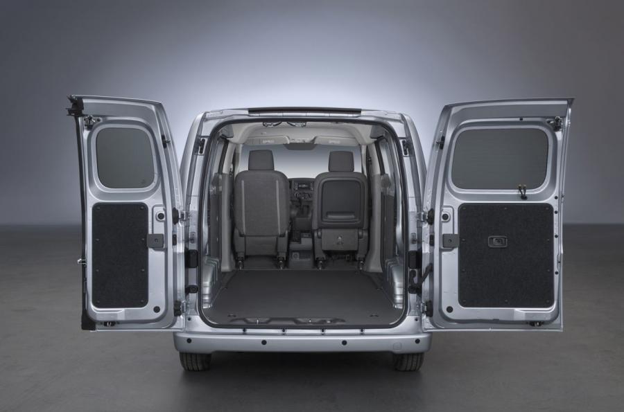  Chevrolet City Express Van 2015 года  (фото 3 из 12)